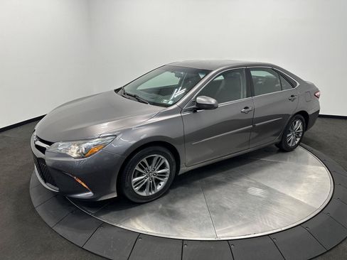 Used 2017 Toyota Camry SE FWD image 4