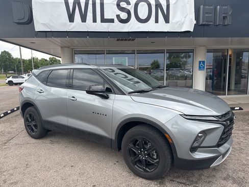 Used 2024 Chevrolet Blazer LT w/ Convenience Package FWD image 1