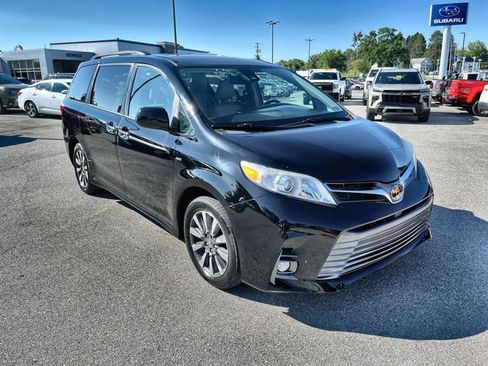 Used 2019 Toyota Sienna XLE w/ XLE Navigation Package AWD/4WD image 11