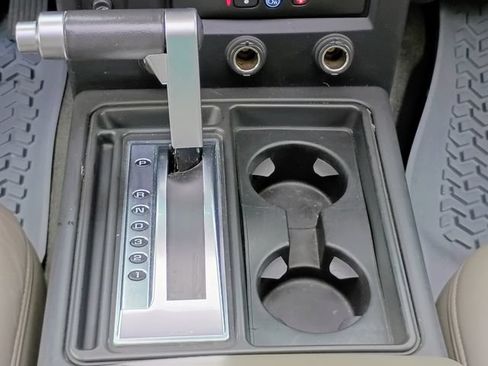 Used 2005 HUMMER H2 w/ Preferred Equipment Group AWD/4WD image 42