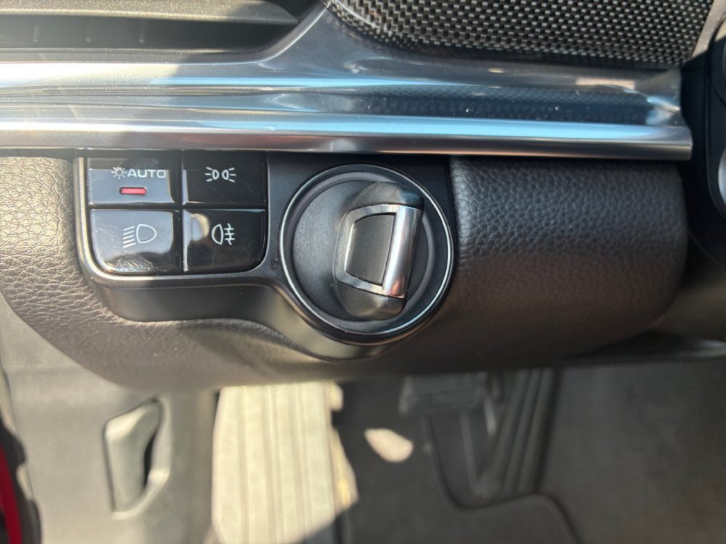 Used 2018 Porsche Panamera 4 AWD/4WD image 16