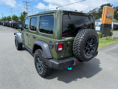 Used 2023 Jeep Wrangler Unlimited w/ Sun & Screen Package AWD/4WD image 9