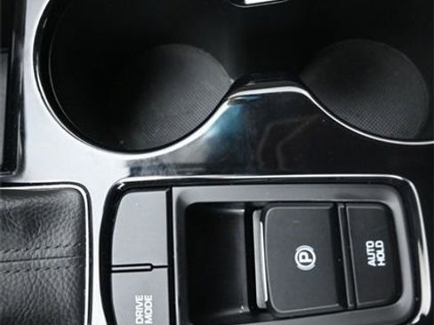 Used 2018 Hyundai Sonata Limited image 18