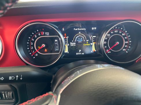 Used 2021 Jeep Gladiator Rubicon w/ Cold Weather Group AWD/4WD image 10