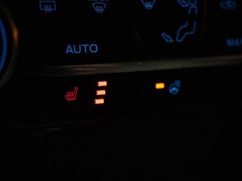 Used 2022 Ford Escape SE w/ Cold Weather Package image 19