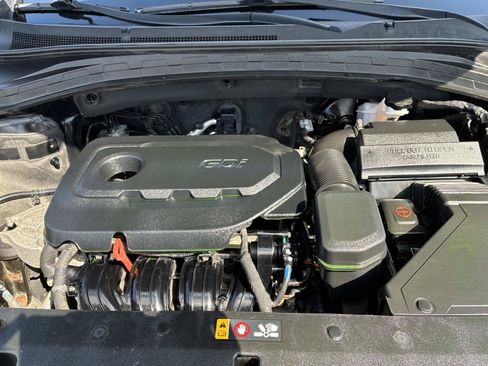 Used 2019 Hyundai Santa Fe Limited AWD/4WD image 9