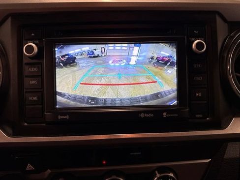 Used 2017 Toyota Tacoma SR5 w/ Tow Package AWD/4WD image 16