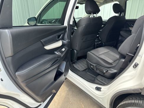 Used 2021 Subaru Ascent Premium w/ Convenience Package AWD/4WD image 11