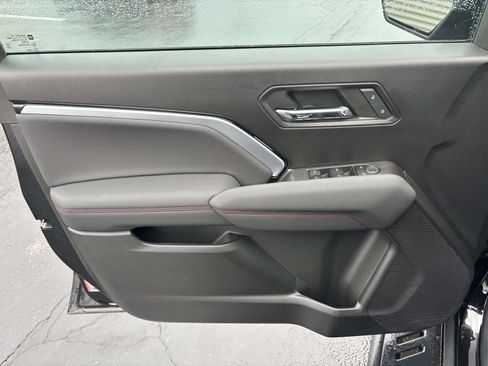 Used 2024 Chevrolet Colorado Z71 w/ Z71 Convenience Package 2 image 13