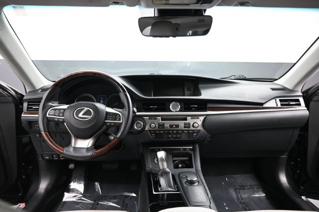 Used 2017 Lexus ES 350 w/ Premium Package FWD image 15