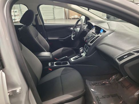 Used 2014 Ford Focus SE image 28
