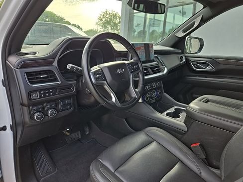 Used 2023 Chevrolet Suburban Z71 w/ Luxury Package AWD/4WD image 37