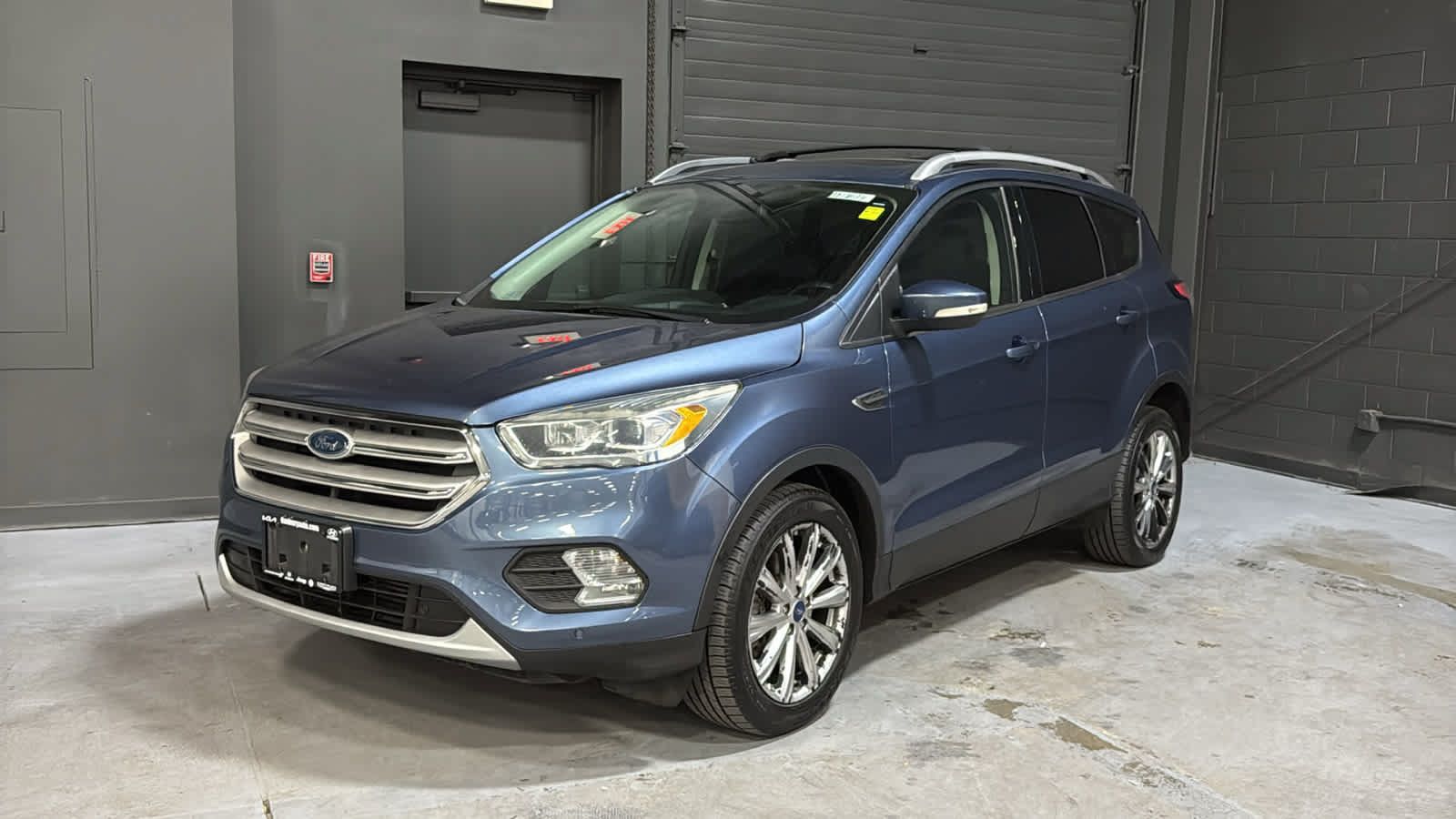 Used 2018 Ford Escape Titanium AWD/4WD image 3