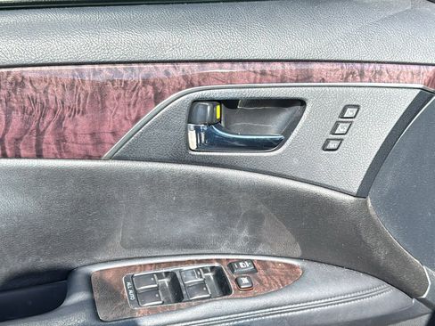 Used 2011 Toyota Avalon Limited image 13