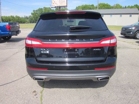 Used 2018 Lincoln MKX Select w/ Select Plus Package AWD/4WD image 4