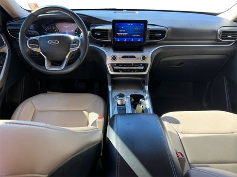 Used 2020 Ford Explorer XLT w/ Equipment Group 202A image 10