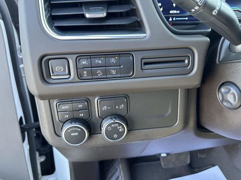Used 2023 Chevrolet Tahoe Z71 w/ Luxury Package AWD/4WD image 22