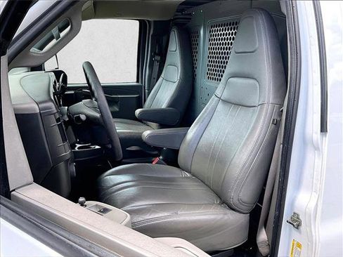 Used 2022 Chevrolet Express 2500 w/ Driver Convenience Package image 25