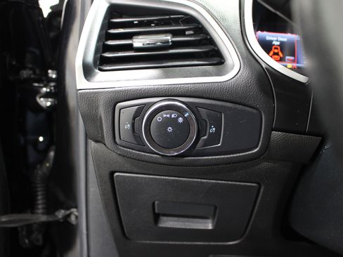 Used 2017 Ford Edge SEL w/ Equipment Group 201A FWD image 9
