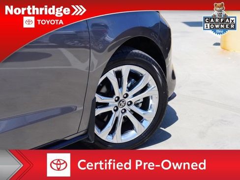 Certified 2024 Toyota Sienna Platinum FWD image 9
