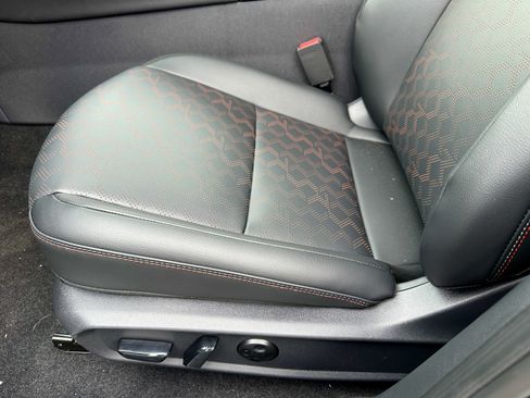 New 2026 Nissan Sentra SR w/ SR Premium Package FWD image 29