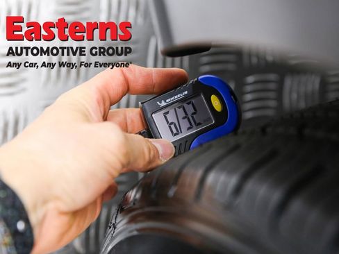 Used 2023 Hyundai Venue Limited FWD image 29