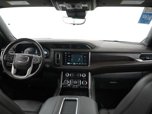 Used 2023 GMC Yukon XL Denali image 15