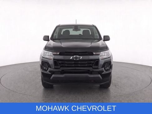 Used 2023 Chevrolet Colorado LT w/ LT Convenience Package II AWD/4WD image 6