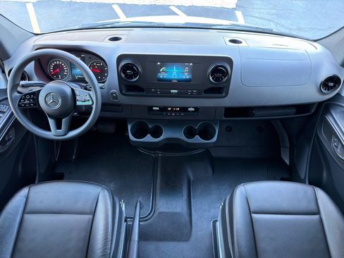 Used 2024 Mercedes-Benz Sprinter 2500 image 28