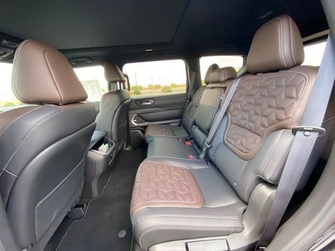 New 2025 Nissan Armada Platinum w/ Convenience Package image 17