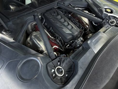 Used 2021 Chevrolet Corvette Stingray Coupe w/ Z51 Performance Package RWD image 28