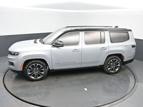 Used 2023 Jeep Grand Wagoneer Series III image 41