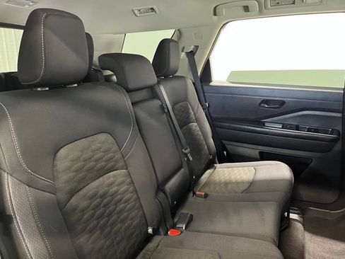 Used 2024 Nissan Pathfinder SV FWD image 13