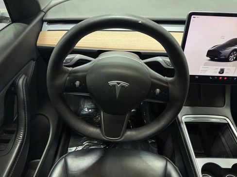 Used 2022 Tesla Model Y Long Range image 27