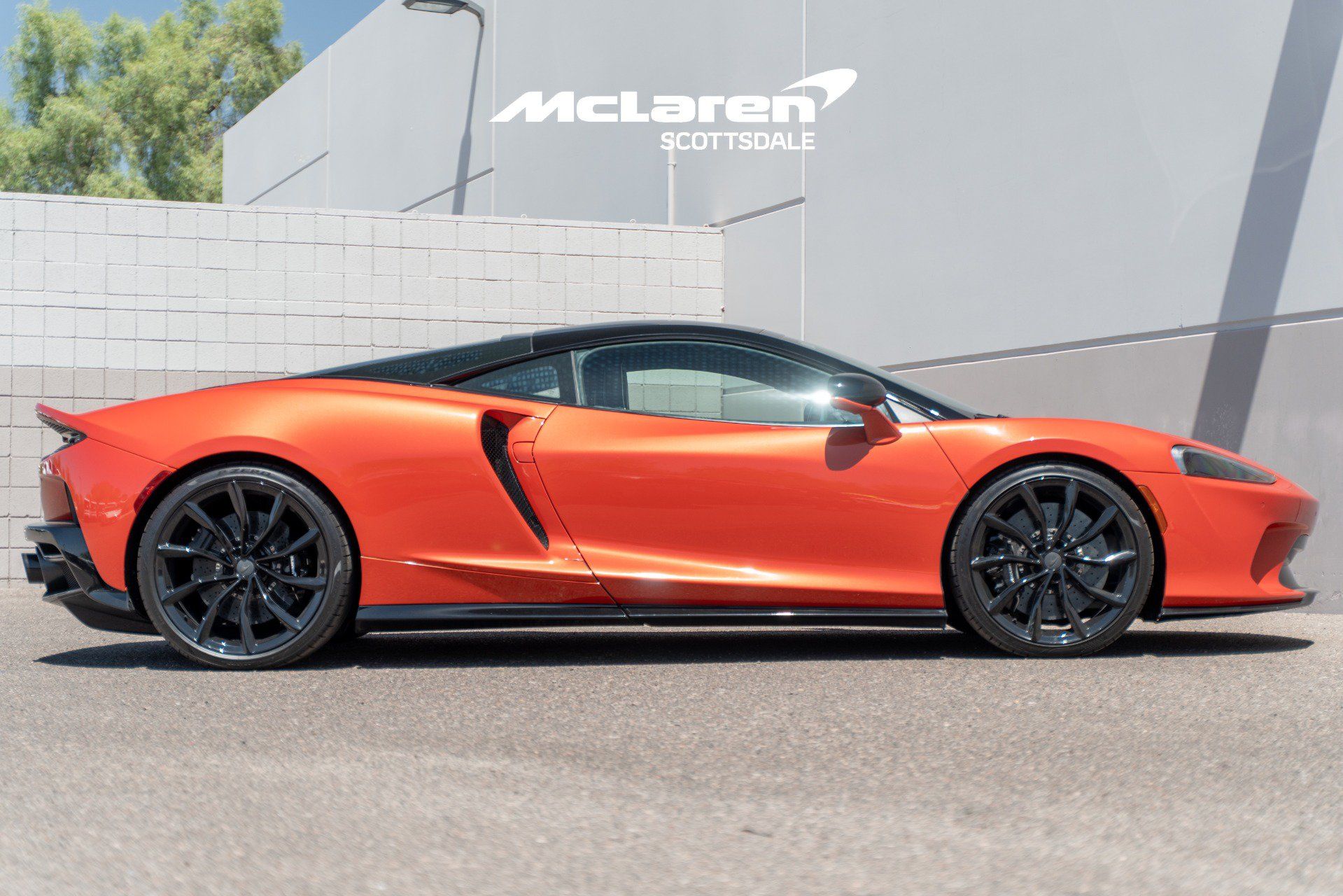Used 2023 McLaren GT RWD image 8