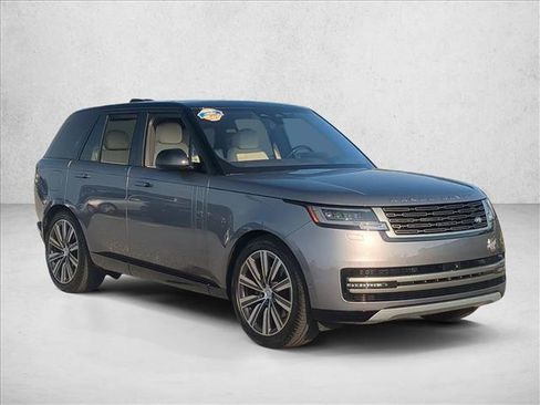 Used 2023 Land Rover Range Rover SE AWD/4WD image 3