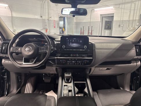 Used 2024 Nissan Pathfinder SV FWD image 36