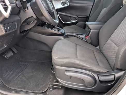Used 2024 Kia Soul LX FWD image 12