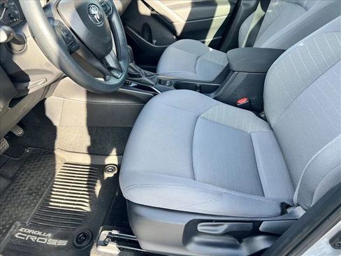 Certified 2025 Toyota Corolla Cross AWD Hybrid image 10