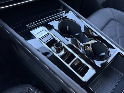 Certified 2025 Volkswagen Atlas Cross Sport SE image 23