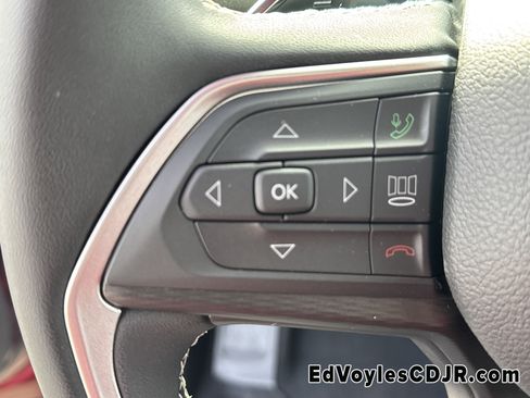 Certified 2025 Jeep Grand Cherokee Laredo X image 31