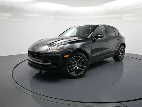 Used 2026 Porsche Macan AWD/4WD image 28