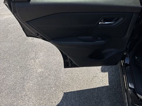 Used 2023 Nissan Rogue SL image 21