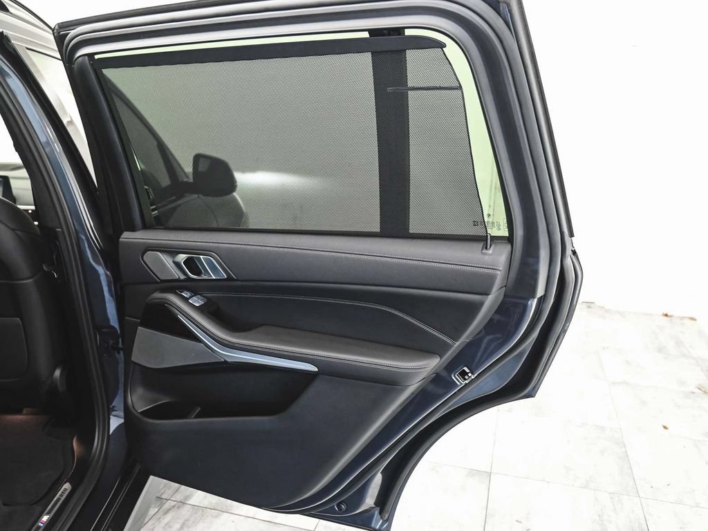 Used 2021 BMW X7 M50i w/ Cold Weather Package AWD/4WD image 15