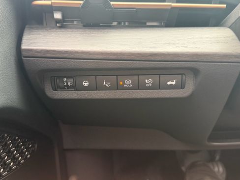Certified 2024 Nissan Ariya AWD image 30