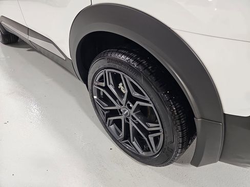 Used 2025 Nissan Kicks SR image 23