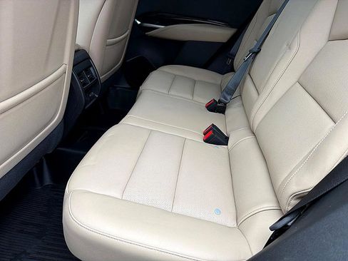 Used 2025 Cadillac XT4 Premium Luxury w/ Technology Package image 8