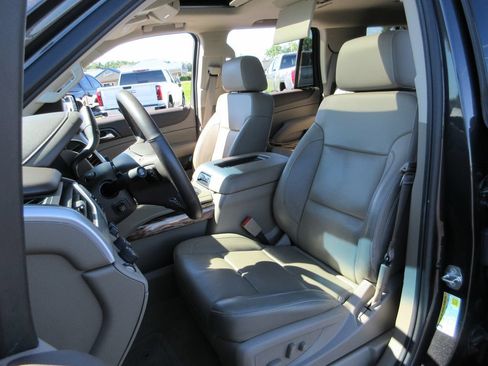 Used 2016 GMC Yukon SLT w/ Open Road Package AWD/4WD image 22