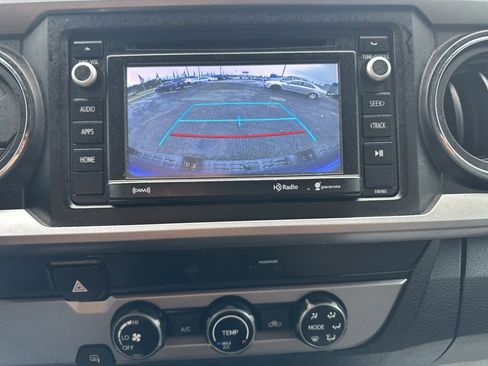 Used 2016 Toyota Tacoma SR5 w/ Towing Package image 20