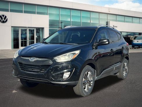 Used 2015 Hyundai Tucson SE image 1